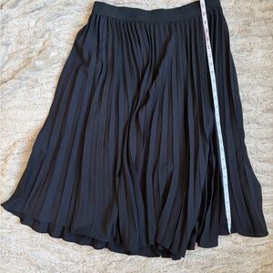 Elegant Black Pleated Skirt